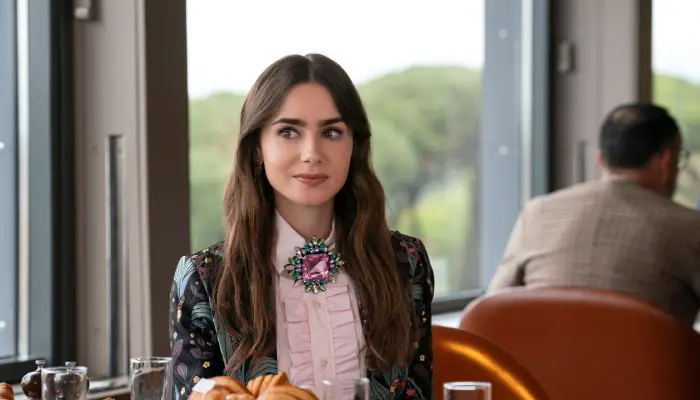 Las mejores películas y series de marketing para aprender 9 Emily in Paris